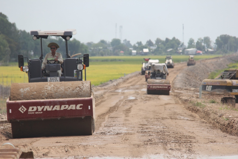 Đồng Th&aacute;p: Thiếu vật liệu, tuyến đường hơn 2.100 tỷ đồng nguy cơ lỡ hẹn th&ocirc;ng xe- Ảnh 2.