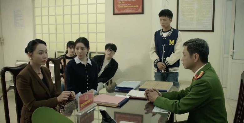 "Bước ch&acirc;n v&agrave;o đời" giữ vững ng&ocirc;i đầu rating d&ugrave; khiến kh&aacute;n giả tranh c&atilde;i- Ảnh 2.