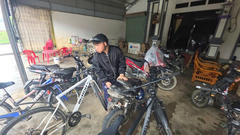 CSGT L&agrave;o Cai chủ động kế hoạch tuần tra, ngăn ngừa tai nạn từ xe điện độ chế- Ảnh 3.