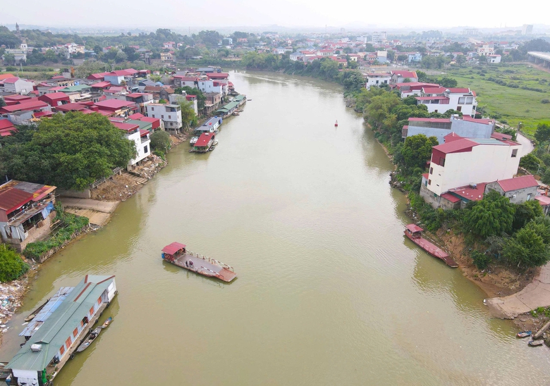 Bờ k&egrave; trăm tỷ đồng chống sạt lở đ&ecirc; hữu Cầu chạy đua trước m&ugrave;a lũ- Ảnh 8.