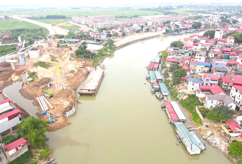 Bờ k&egrave; trăm tỷ đồng chống sạt lở đ&ecirc; hữu Cầu chạy đua trước m&ugrave;a lũ- Ảnh 16.