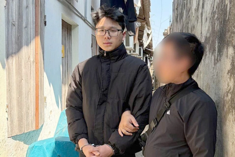 Hà Nội: Tên cướp tiệm vàng bị bắt, khai gây ra 7 vụ án khác- Ảnh 1. Hà Nội: Tên cướp tiệm vàng bị bắt, khai gây ra 7 vụ án khác- Ảnh 1.