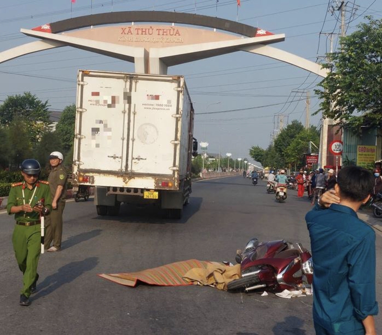T&acirc;y Ninh: Va chạm với xe tải, một phụ nữ tử vong tại chỗ- Ảnh 1.