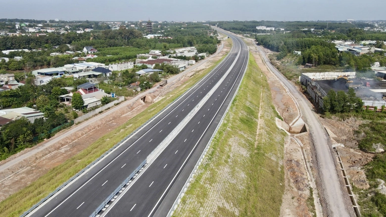 Đồng Nai đ&aacute;p ứng 7/7 ti&ecirc;u ch&iacute; th&agrave;nh phố trực thuộc Trung ương- Ảnh 3.