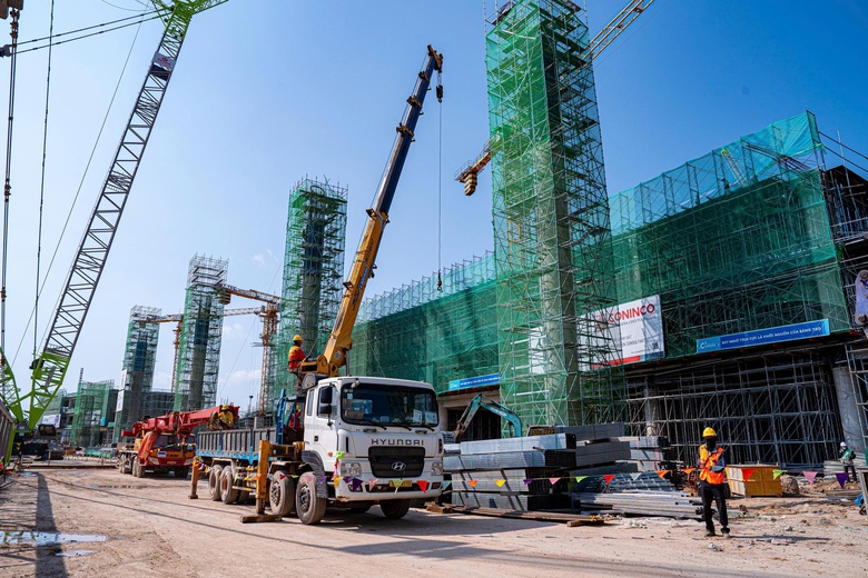 C&ocirc;ng trường dự &aacute;n mở rộng Cảng h&agrave;ng kh&ocirc;ng quốc tế Ph&uacute; Quốc- Ảnh 9.