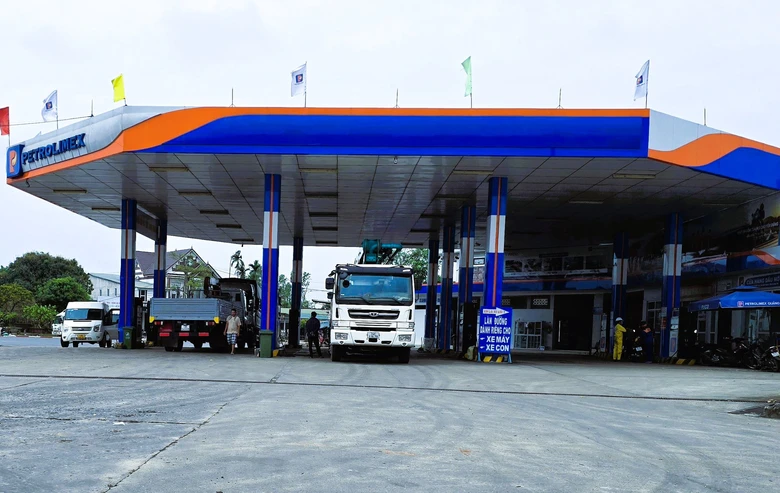 Quảng Trị l&ecirc;n kế hoạch triển khai lộ tr&igrave;nh b&aacute;n xăng sinh học E10- Ảnh 1.