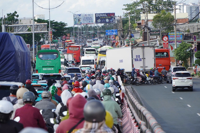 TP.HCM sắp chi h&agrave;ng ngh&igrave;n tỷ đồng mở rộng quốc lộ 1, giảm &aacute;p lực đi miền T&acirc;y- Ảnh 1.