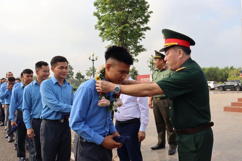 Lãnh đạo Đồng Nai kiểm tra hai di tích quốc gia, yêu cầu quy hoạch, tu bổ sớm- Ảnh 5. Lãnh đạo Đồng Nai kiểm tra hai di tích quốc gia, yêu cầu quy hoạch, tu bổ sớm- Ảnh 5.