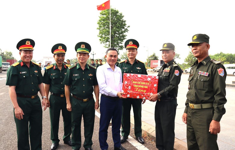 Lãnh đạo Đồng Nai kiểm tra hai di tích quốc gia, yêu cầu quy hoạch, tu bổ sớm- Ảnh 4. Lãnh đạo Đồng Nai kiểm tra hai di tích quốc gia, yêu cầu quy hoạch, tu bổ sớm- Ảnh 4.