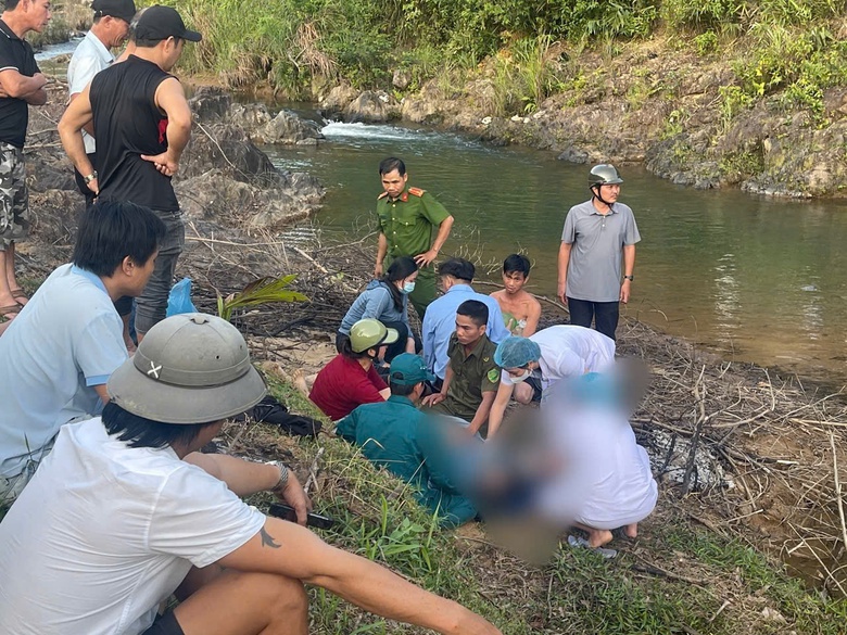 Hai học sinh lớp 9 ở Đà Nẵng đuối nước tử vong khi lội qua suối- Ảnh 1. Hai học sinh lớp 9 ở Đà Nẵng đuối nước tử vong khi lội qua suối- Ảnh 1.