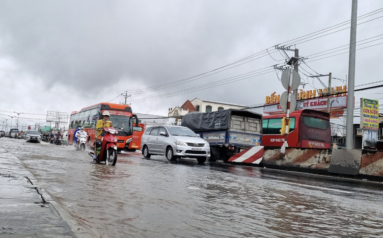 Bộ X&acirc;y dựng phản hồi kiến nghị n&acirc;ng cấp, khắc phục &ugrave;n tắc tr&ecirc;n QL1 qua TP.HCM- Ảnh 1.