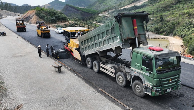 Dự &aacute;n n&acirc;ng cấp QL279 qua Quảng Ninh: Tăng tốc thi c&ocirc;ng, th&ocirc;ng tuyến trong th&aacute;ng 6- Ảnh 3.