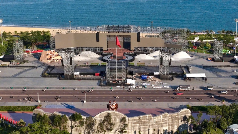 Gia Lai: Sân khấu khủng, dàn sao đổ bộ đêm đại nhạc hội khai mạc Năm du lịch quốc gia 2026- Ảnh 4. Gia Lai: Sân khấu khủng, dàn sao đổ bộ đêm đại nhạc hội khai mạc Năm du lịch quốc gia 2026- Ảnh 4.