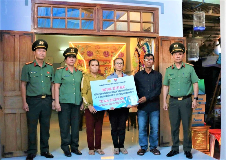 Truy tặng Hu&acirc;n chương Bảo vệ Tổ quốc hạng Ba cho thiếu t&aacute; c&ocirc;ng an hy sinh khi l&agrave;m nhiệm vụ- Ảnh 2.