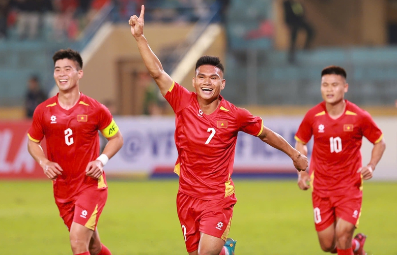 Báo Hàn Quốc dự đoán tuyển Việt Nam hoàn thành mục tiêu vào top 100 FIFA- Ảnh 1. Báo Hàn Quốc dự đoán tuyển Việt Nam hoàn thành mục tiêu vào top 100 FIFA- Ảnh 1.