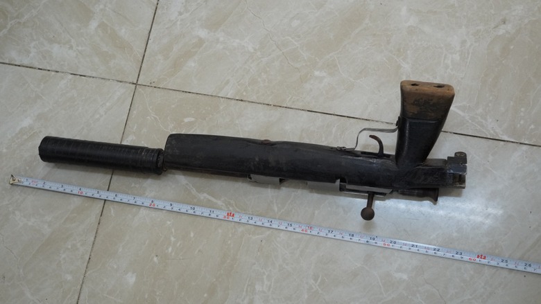 Khởi tố, bắt tạm giam đối tượng dùng súng tự chế giết người ở Quảng Trị- Ảnh 2. Khởi tố, bắt tạm giam đối tượng dùng súng tự chế giết người ở Quảng Trị- Ảnh 2.