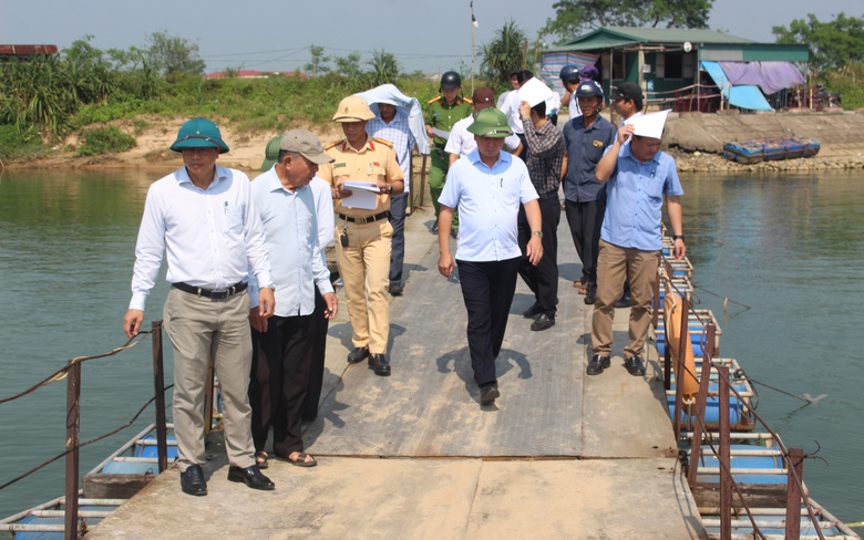 Quảng Trị: Mở lại cầu phao Triệu Độ, yêu cầu chủ đầu tư khắc phục một số hạn chế- Ảnh 1. Quảng Trị: Mở lại cầu phao Triệu Độ, yêu cầu chủ đầu tư khắc phục một số hạn chế- Ảnh 1.