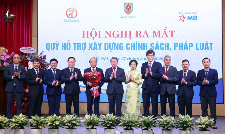 Ch&iacute;nh thức ra mắt Quỹ hỗ trợ x&acirc;y dựng ch&iacute;nh s&aacute;ch, ph&aacute;p luật- Ảnh 1.