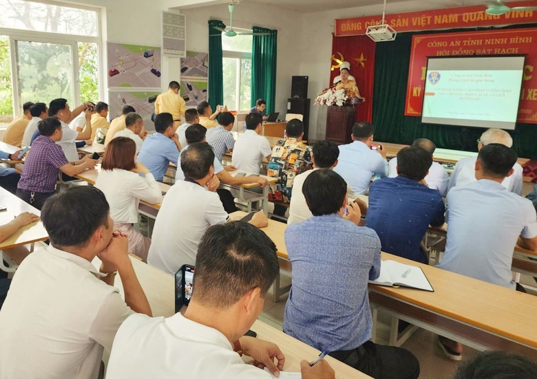 Ninh Bình: Tập huấn chuyên sâu nâng cao kỹ năng đào tạo lái xe cho giáo viên- Ảnh 1. Ninh Bình: Tập huấn chuyên sâu nâng cao kỹ năng đào tạo lái xe cho giáo viên- Ảnh 1.