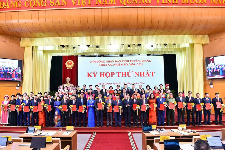 Ông Phan Huy Ngọc tái đắc cử Chủ tịch UBND tỉnh Tuyên Quang - Ảnh 3. Ông Phan Huy Ngọc tái đắc cử Chủ tịch UBND tỉnh Tuyên Quang - Ảnh 3.