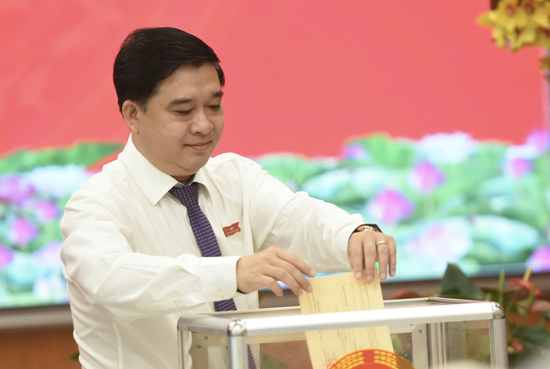 Đồng Nai: Kiện toàn lãnh đạo chủ chốt, lấy hạ tầng giao thông làm đòn bẩy để phát triển- Ảnh 4. Đồng Nai: Kiện toàn lãnh đạo chủ chốt, lấy hạ tầng giao thông làm đòn bẩy để phát triển- Ảnh 4.