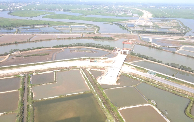 Gỡ nút thắt mặt bằng, tăng tốc thi công dự án Xô Viết Nghệ Tĩnh kéo dài- Ảnh 4. Gỡ nút thắt mặt bằng, tăng tốc thi công dự án Xô Viết Nghệ Tĩnh kéo dài- Ảnh 4.