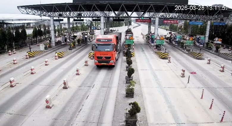 Sau một tháng thu phí cao tốc, tai nạn giảm sâu, quốc lộ 1 “hồi sinh” lưu lượng- Ảnh 1. Sau một tháng thu phí cao tốc, tai nạn giảm sâu, quốc lộ 1 “hồi sinh” lưu lượng- Ảnh 1.