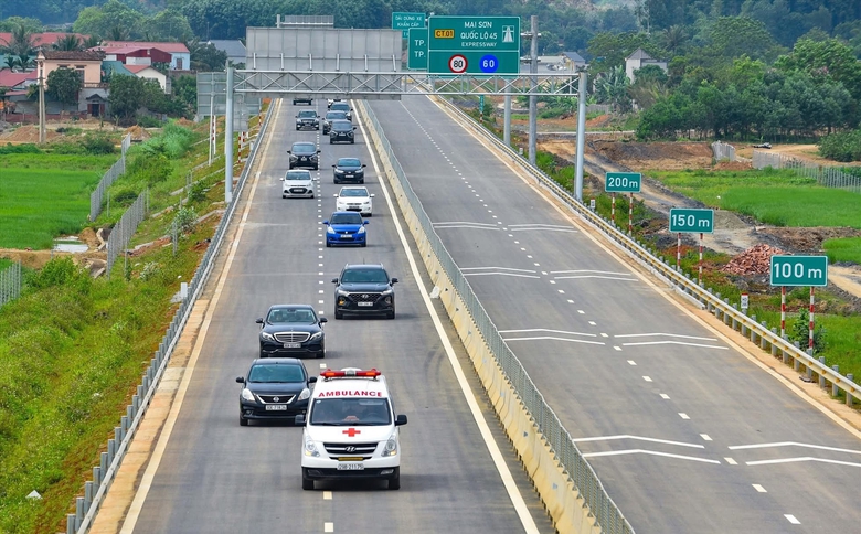 Sau một tháng thu phí cao tốc, tai nạn giảm sâu, quốc lộ 1 “hồi sinh” lưu lượng- Ảnh 3. Sau một tháng thu phí cao tốc, tai nạn giảm sâu, quốc lộ 1 “hồi sinh” lưu lượng- Ảnh 3.