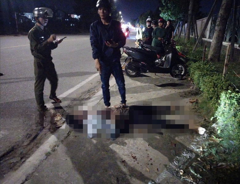 TP.HCM: Nhóm đối tượng chặn xe, đâm tử vong nam công nhân- Ảnh 1. TP.HCM: Nhóm đối tượng chặn xe, đâm tử vong nam công nhân- Ảnh 1.