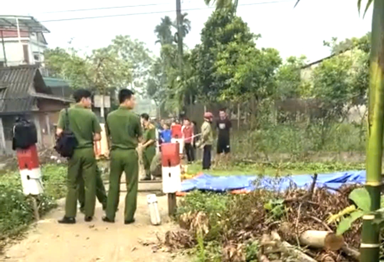 Phát hiện thi thể trên đường tàu ở Phú Thọ- Ảnh 1. Phát hiện thi thể trên đường tàu ở Phú Thọ- Ảnh 1.