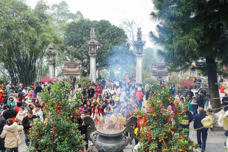 Cáp treo Tây Thiên triển khai nhiều ưu đãi, sẵn sàng phục vụ lễ hội Tây Thiên 2026- Ảnh 7. Cáp treo Tây Thiên triển khai nhiều ưu đãi, sẵn sàng phục vụ lễ hội Tây Thiên 2026- Ảnh 7.