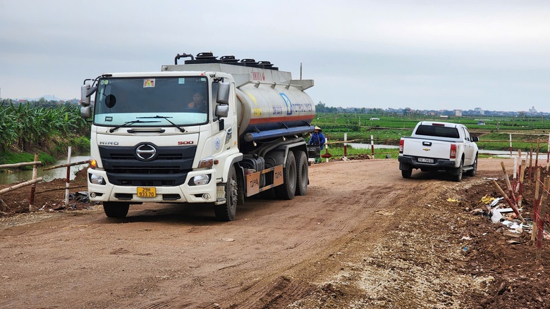 Khắc phục xong sự cố sạt lở đ&ecirc; Văn Thai, người d&acirc;n Bắc Ninh, Hải Ph&ograve;ng đi lại th&ocirc;ng suốt- Ảnh 4.