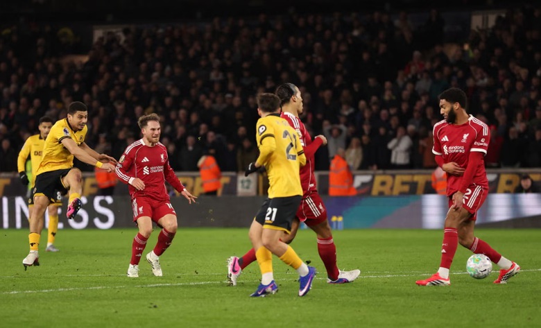 Thất bại trước Wolves, Liverpool lỡ cơ hội chen ch&acirc;n v&agrave;o Top 3- Ảnh 3.