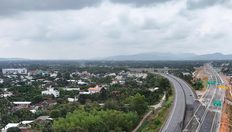 Quảng Ngãi đề xuất dịch chuyển vị trí xây dựng nhà ga đường sắt tốc độ cao- Ảnh 1. Quảng Ngãi đề xuất dịch chuyển vị trí xây dựng nhà ga đường sắt tốc độ cao- Ảnh 1.