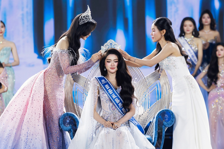 50% th&iacute; sinh v&agrave; 100% gi&aacute;m khảo đồng thuận chọn Phương Oanh l&agrave; Miss World Vietnam 2025- Ảnh 7.
