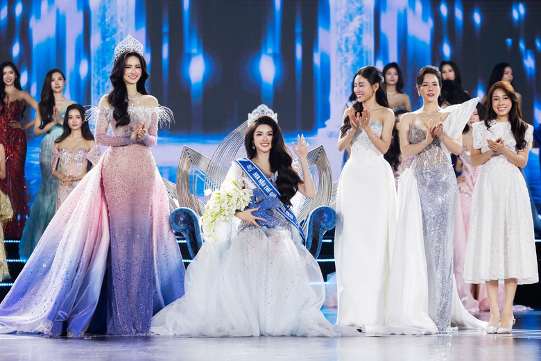 50% th&iacute; sinh v&agrave; 100% gi&aacute;m khảo đồng thuận chọn Phương Oanh l&agrave; Miss World Vietnam 2025- Ảnh 8.