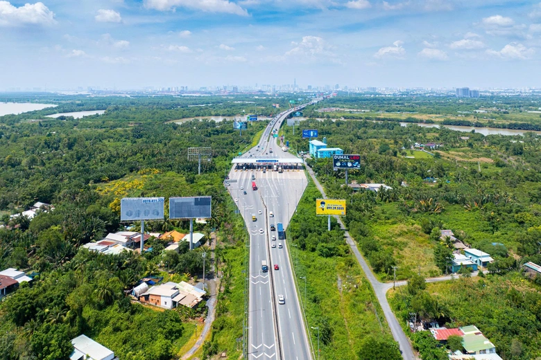 Cao tốc TP.HCM - Long Thành - Dầu Giây điều chỉnh phân làn: Làn 1 tốc độ cao, cấm xe lớn- Ảnh 1. Cao tốc TP.HCM - Long Thành - Dầu Giây điều chỉnh phân làn: Làn 1 tốc độ cao, cấm xe lớn- Ảnh 1.