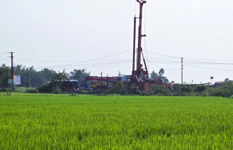 Quảng Trị th&uacute;c tiến độ dự &aacute;n QL15D đoạn cảng Mỹ Thủy đến cao tốc Cam Lộ - La Sơn- Ảnh 1.