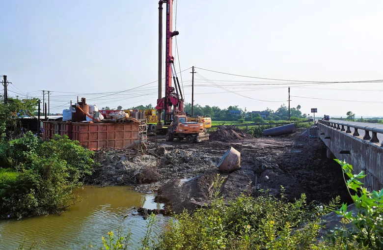 Quảng Trị th&uacute;c tiến độ dự &aacute;n QL15D đoạn cảng Mỹ Thủy đến cao tốc Cam Lộ - La Sơn- Ảnh 2.