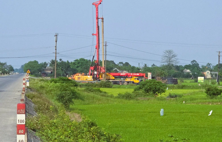 Quảng Trị th&uacute;c tiến độ dự &aacute;n QL15D đoạn cảng Mỹ Thủy đến cao tốc Cam Lộ - La Sơn- Ảnh 3.