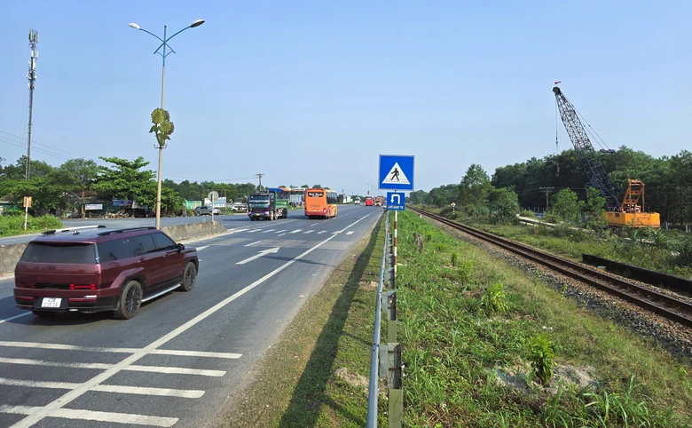 Quảng Trị th&uacute;c tiến độ dự &aacute;n QL15D đoạn cảng Mỹ Thủy đến cao tốc Cam Lộ - La Sơn- Ảnh 6.
