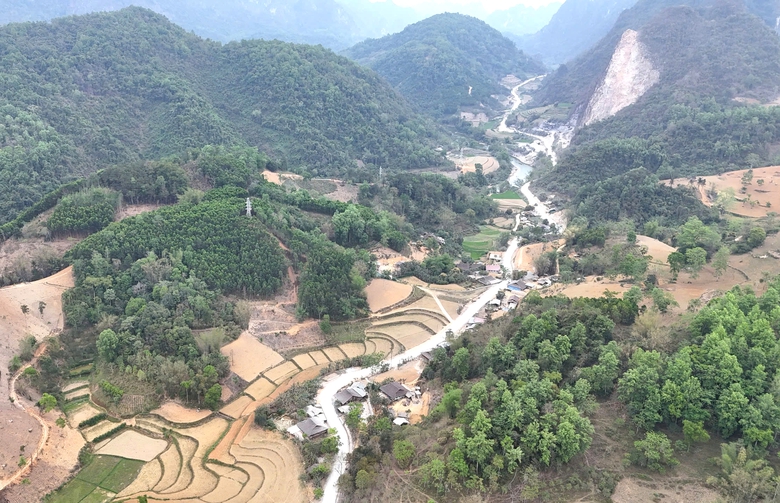 Cao Bằng: Gỡ n&uacute;t thắt mặt bằng, khơi th&ocirc;ng nguồn lực ph&aacute;t triển hạ tầng- Ảnh 2.