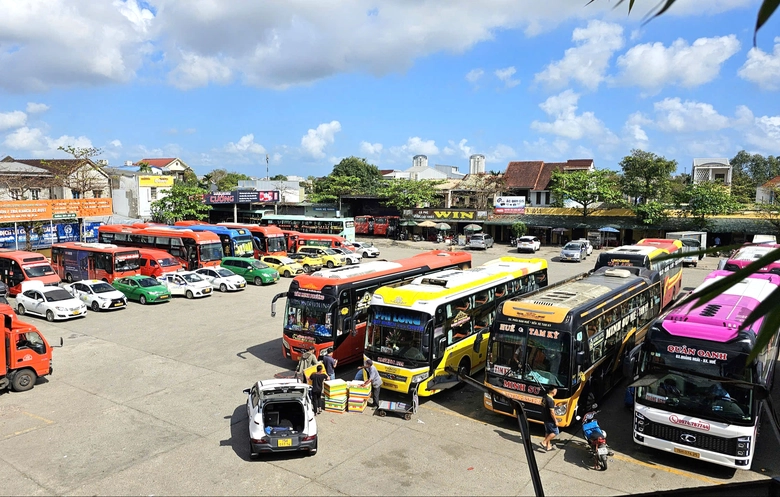 Mức ph&iacute; tối đa xe kh&aacute;ch phải trả khi ra v&agrave;o bến xe tại Huế- Ảnh 1.