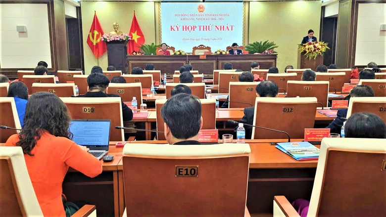 T&acirc;n Chủ tịch UBND tỉnh Kh&aacute;nh H&ograve;a: Đo&agrave;n kết, đồng l&ograve;ng đưa tỉnh ph&aacute;t triển nhanh, bền vững- Ảnh 3.