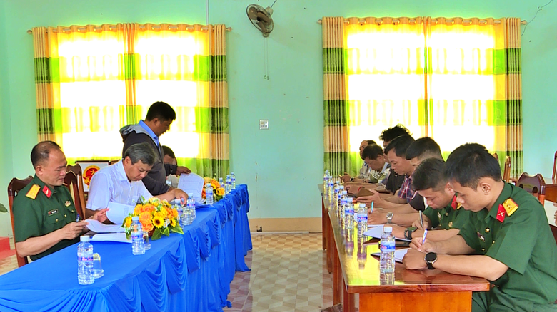 Bàn giao mặt bằng tuyến đường đấu nối cao tốc Cà Mau - Đất Mũi- Ảnh 1. Bàn giao mặt bằng tuyến đường đấu nối cao tốc Cà Mau - Đất Mũi- Ảnh 1.