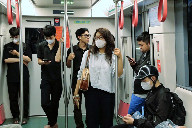 Xu hướng chuyển từ xe cá nhân sang phương tiện công cộng ở Hà Nội- Ảnh 4. Xu hướng chuyển từ xe cá nhân sang phương tiện công cộng ở Hà Nội- Ảnh 4.