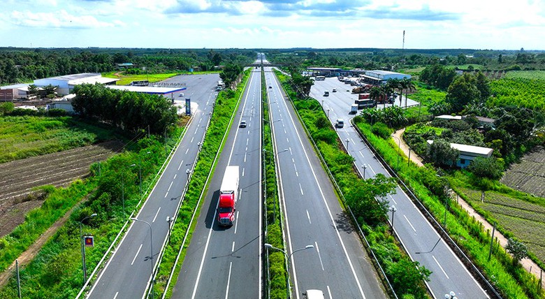 Y&ecirc;u cầu r&agrave; so&aacute;t tổ chức giao th&ocirc;ng tr&ecirc;n cao tốc theo Luật mới- Ảnh 1.