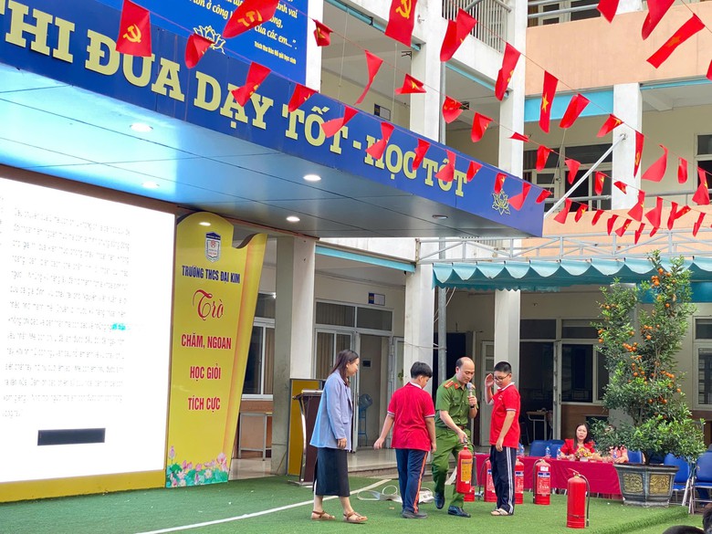 H&agrave; Nội tăng cường tuy&ecirc;n truyền ph&ograve;ng ch&aacute;y chữa ch&aacute;y trong trường học- Ảnh 9.