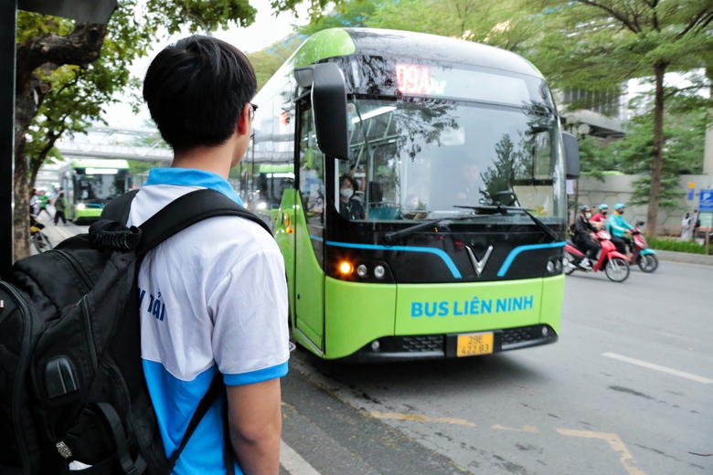 Xu hướng chuyển từ xe cá nhân sang phương tiện công cộng ở Hà Nội- Ảnh 7. Xu hướng chuyển từ xe cá nhân sang phương tiện công cộng ở Hà Nội- Ảnh 7.