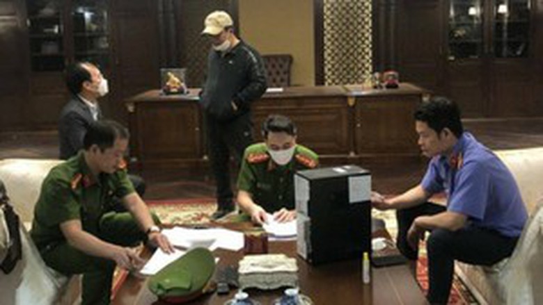 Khởi tố các đối tượng tham gia đường dây buôn lậu 3 tấn vàng- Ảnh 1. Khởi tố các đối tượng tham gia đường dây buôn lậu 3 tấn vàng- Ảnh 1.